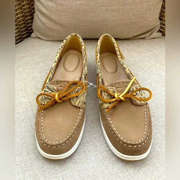 NWT Sperry Shoes: Beige/Cream/Gold, White Sole, 9.5 - Picture 1 of 11